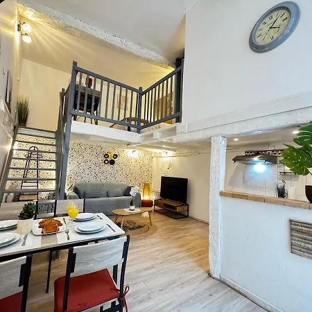 Beautiful Duplex In The Heart Of